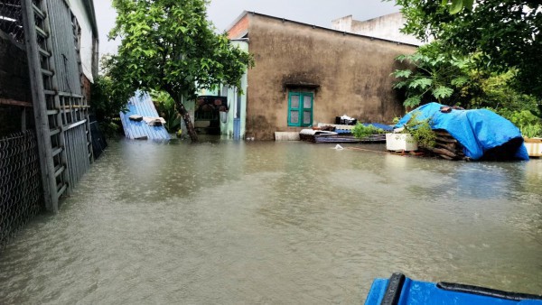 Quảng Nam: Mưa lớn gây chia cắt nhiều nơi, 2 thủy điện điều tiết xả lũ