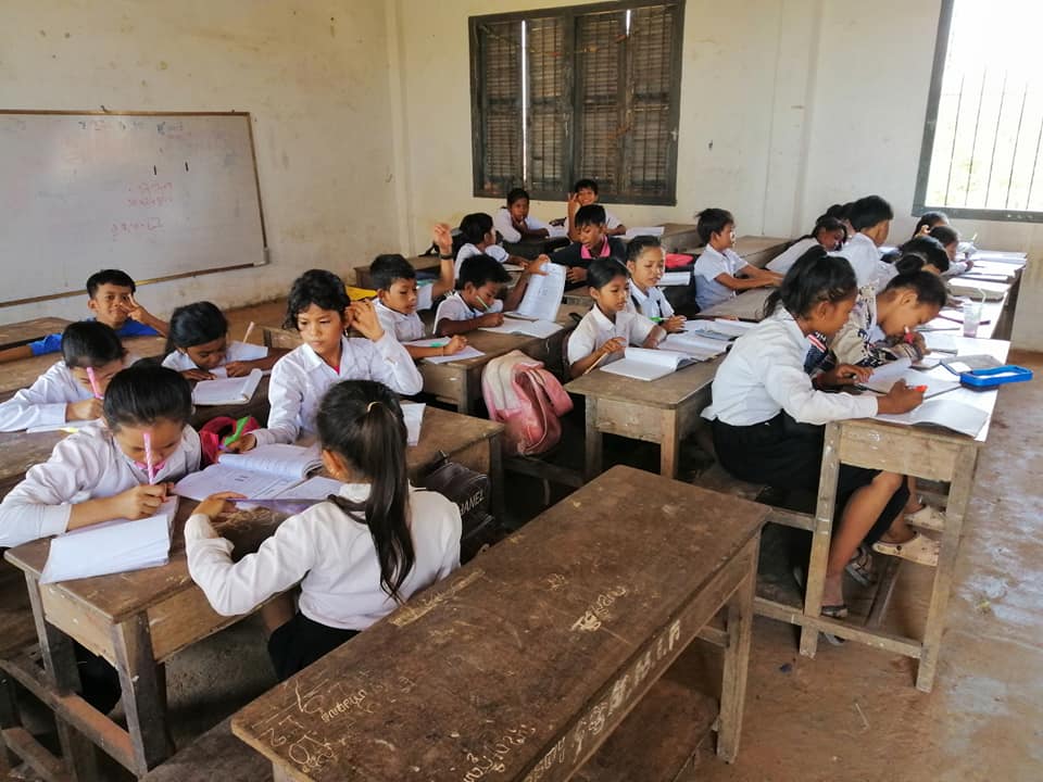 Campuchia cắt giảm giờ học do nắng nóng