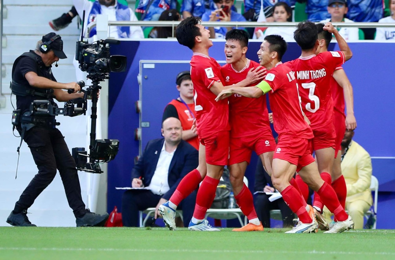 Đội tuyển Việt Nam gây ấn tượng mạnh trong gặp ra quân gặp ứng cử viên vô địch Nhật Bản