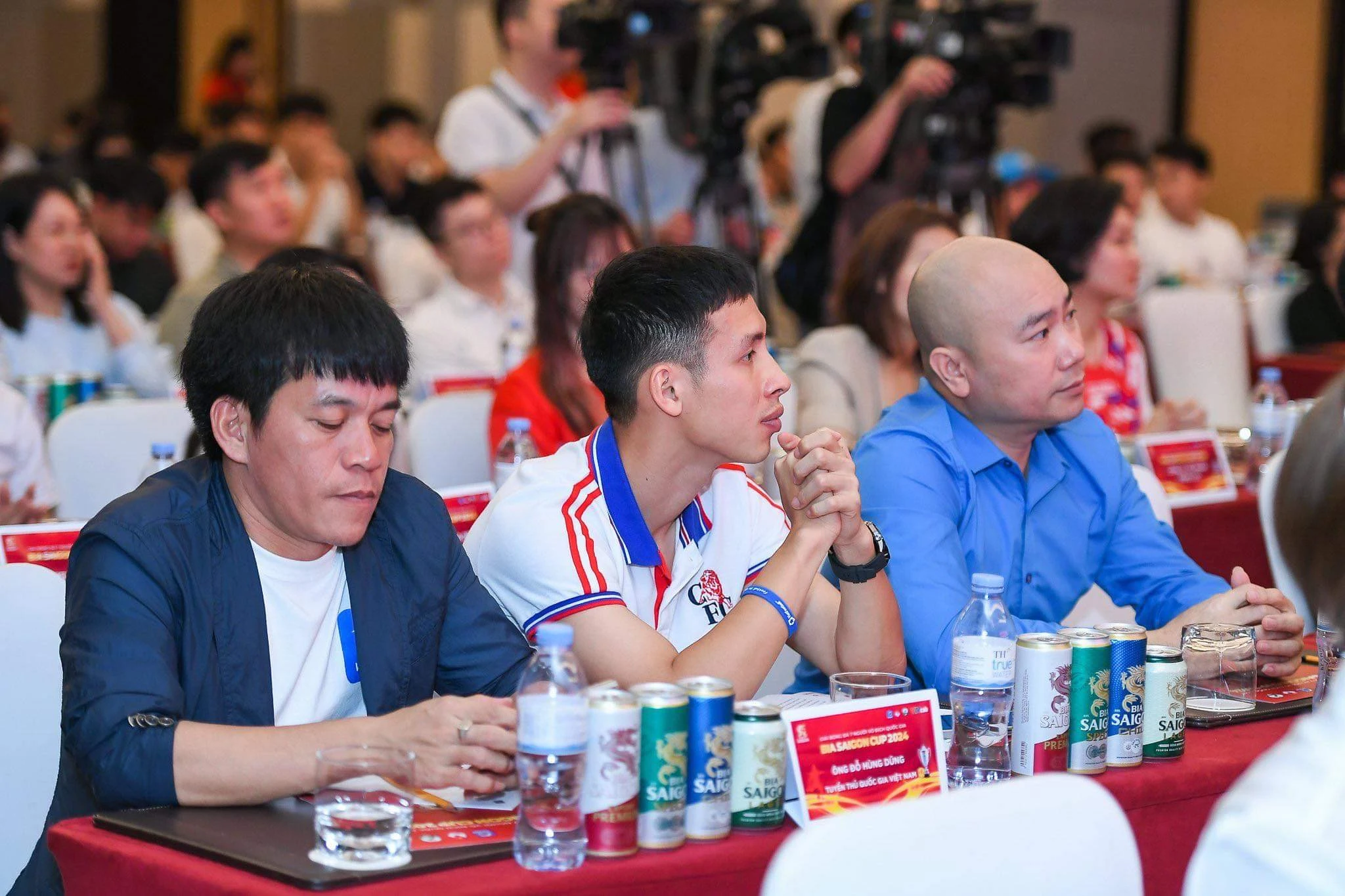 HLV Hoàng Anh Tuấn, cầu thủ Hùng Dũng ấn tượng với giải bóng đá 7 người VĐQG