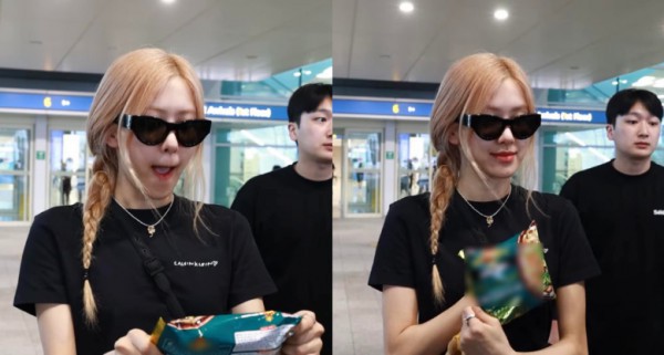 Rosé (BLACKPINK) nhận phở gói tại sân bay, biểu cảm thích thú gây bão MXH Việt Nam