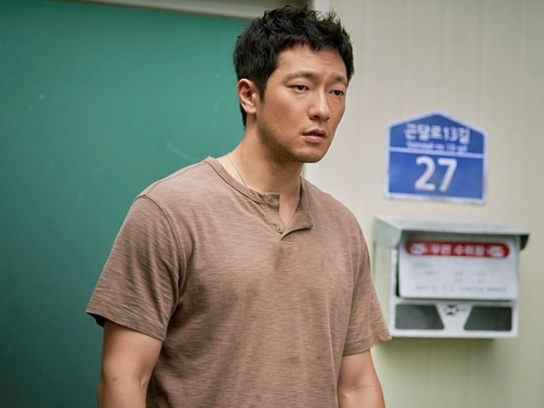 Sao nam vượt qua Cha Eun Woo đứng đầu danh sách nam thần màn ảnh: Người chuyên “tự dìm nhan sắc” trên phim