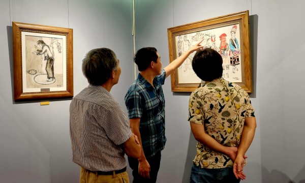 Những trang sử bằng tranh sống động của hoạ sĩ, đại tá Lê Huy Toàn