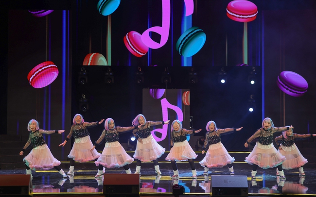 Nhóm nhảy lớn tuổi nhất Nhật Bản tham gia chương trình "Hòa nhịp" tại Việt Nam