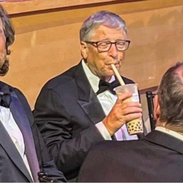 Góc cạn lời: "Shang-Chi" Simu Liu dụ dỗ tỷ phú Bill Gates vào con đường "ghiền trà sữa"