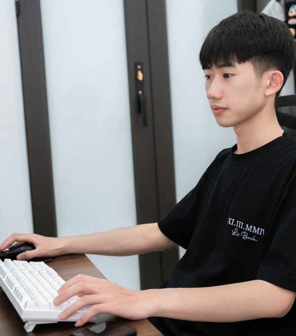 Chủ tài khoản Threads không avatar, không đăng bài nhưng có hơn 50.000 người theo dõi Chủ tài khoản Threads không avatar, không đăng bài nhưng có hơn 50.000 người theo dõi