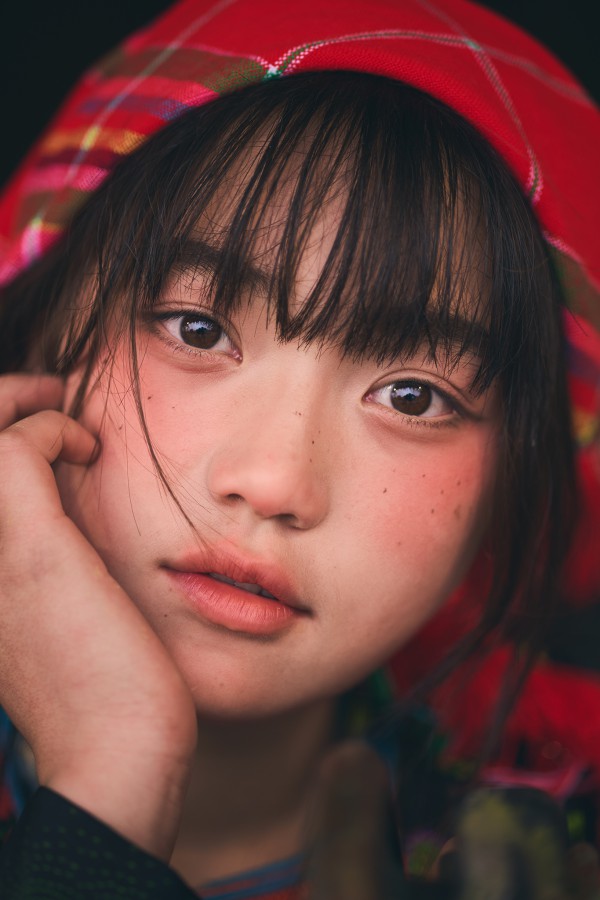 Sau vài giờ đăng tải, bộ ảnh cô bé H’Mông đã khiến mạng xã hội ‘bùng nổ’ Sau vài giờ đăng tải, bộ ảnh cô bé H’Mông đã khiến mạng xã hội ‘bùng nổ’