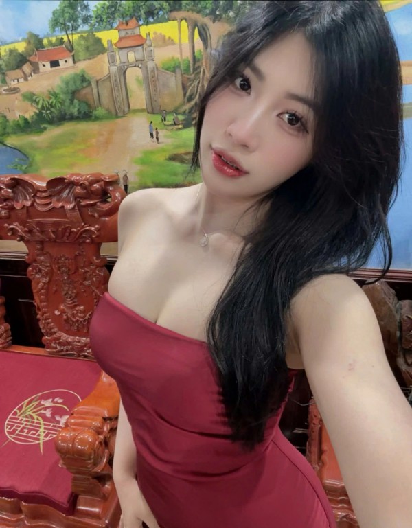 ‘Đô vật hot girl’ 24 tuổi gây sốt mạng xã hội