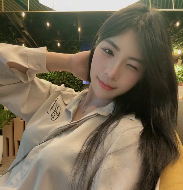 ‘Đô vật hot girl’ 24 tuổi gây sốt mạng xã hội