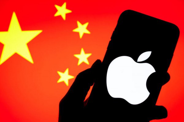 Apple lùi một bước chấp nhận các quy định của Trung Quốc