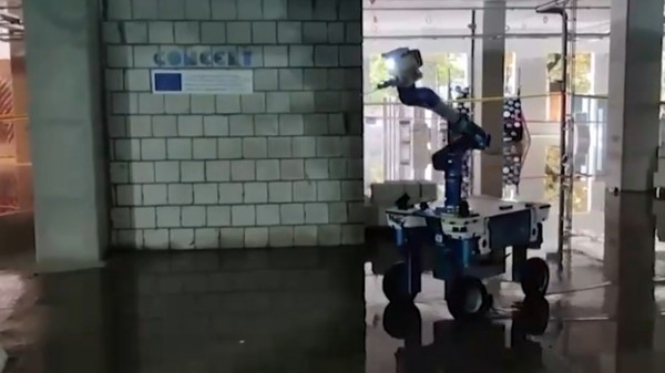 Italy chế tạo nền tảng robot làm việc trong các nhiệm vụ có rủi ro cao Italy chế tạo nền tảng robot làm việc trong các nhiệm vụ có rủi ro cao