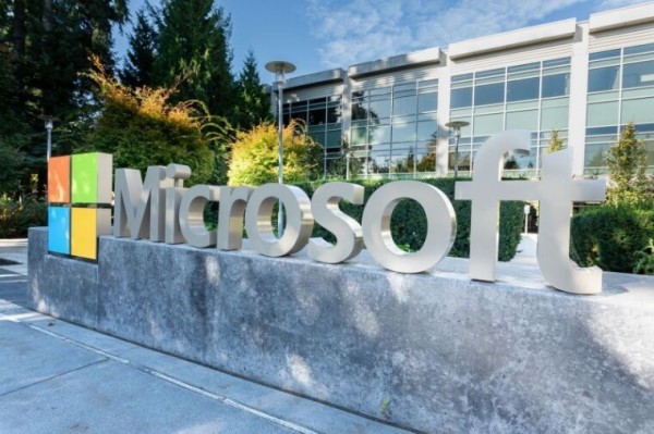 Microsoft sẽ siết chặt việc tội phạm mạng lạm dụng AI tạo sinh