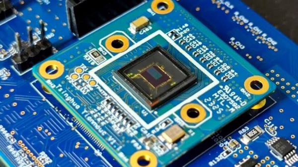 Trung Quốc phát triển chip thị giác nhanh nhất thế giới