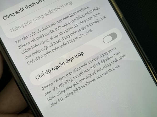 Biểu tượng pin iPhone đổi sang màu vàng báo hiệu điều gì?