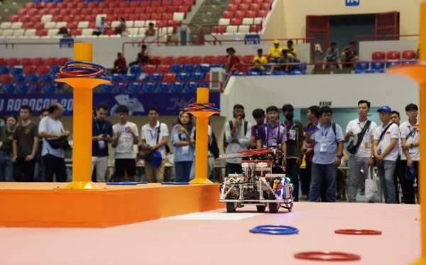 Các đội tuyển ABU Robocon 2023 giao lưu và chia sẻ công nghệ