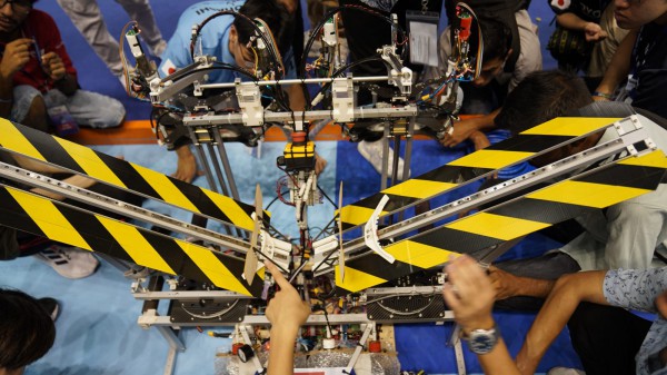 Các đội tuyển ABU Robocon 2023 giao lưu và chia sẻ công nghệ