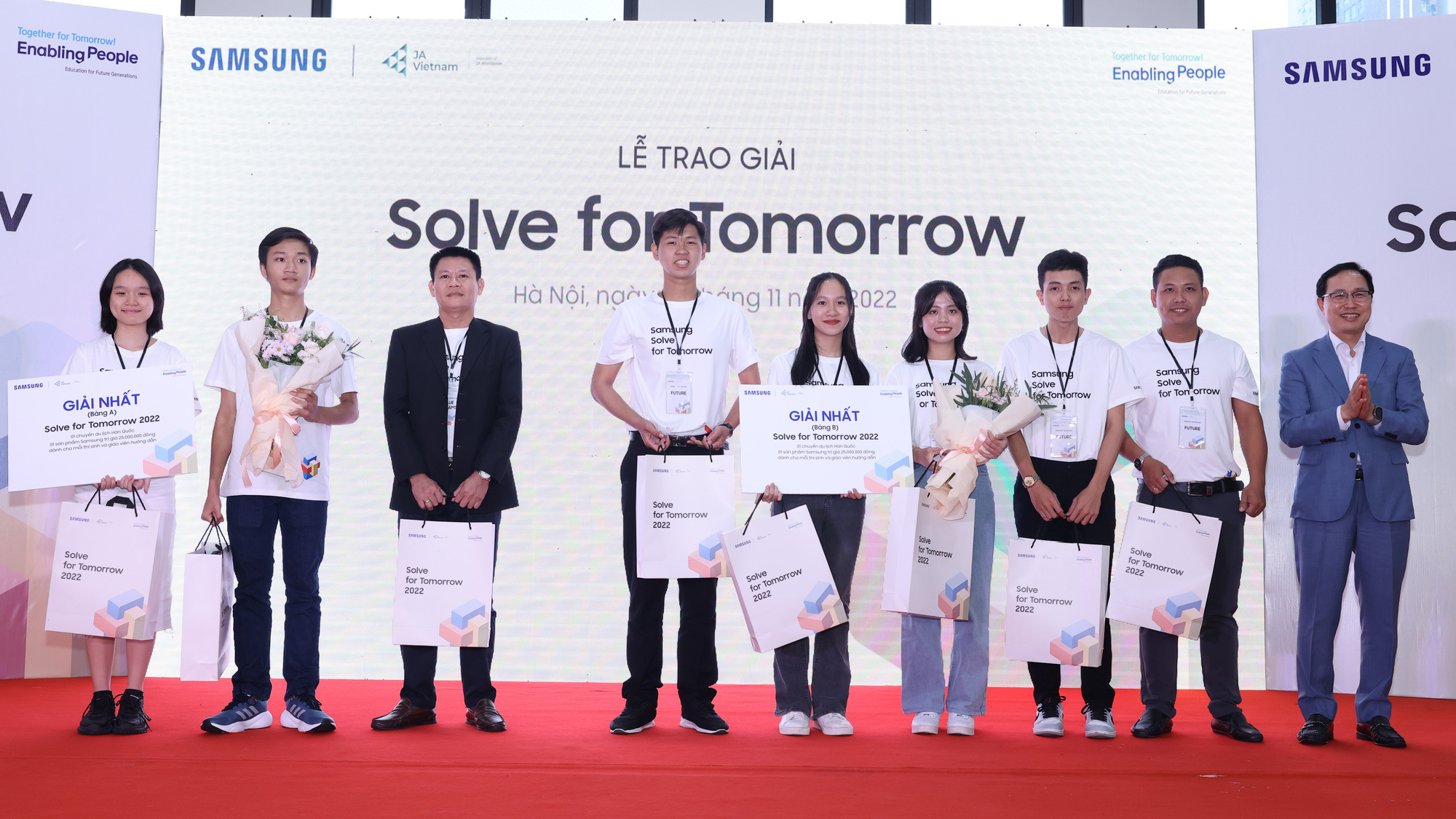 Cuộc thi Solve for Tomorrow 2022 công bố kết quả: Vinh danh những giải pháp sáng tạo vì cộng đồng