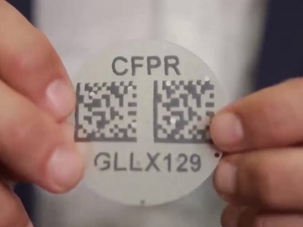 Gắn chip cho phô mai để chống hàng giả