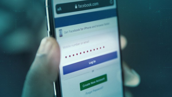 Hacker 'mượn tay' Google để đánh cắp 30.000 tài khoản Facebook