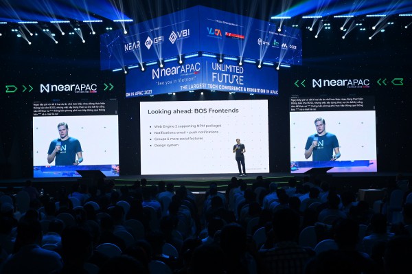 Hàng nghìn người tham dự sự kiện “Khám phá tương lai không giới hạn” Hàng nghìn người tham dự sự kiện “Khám phá tương lai không giới hạn”