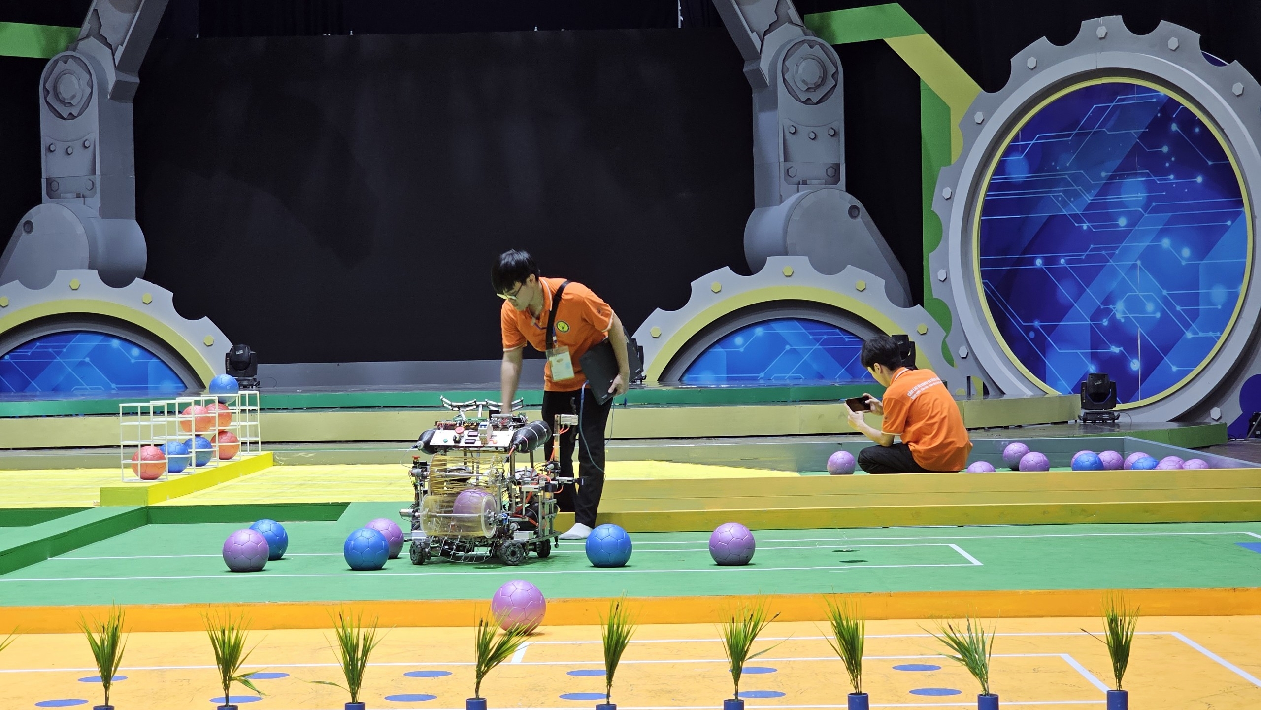 Robocon Việt Nam 2024: Sôi động buổi thử sân trước vòng sơ tuyển Robocon Việt Nam 2024: Sôi động buổi thử sân trước vòng sơ tuyển