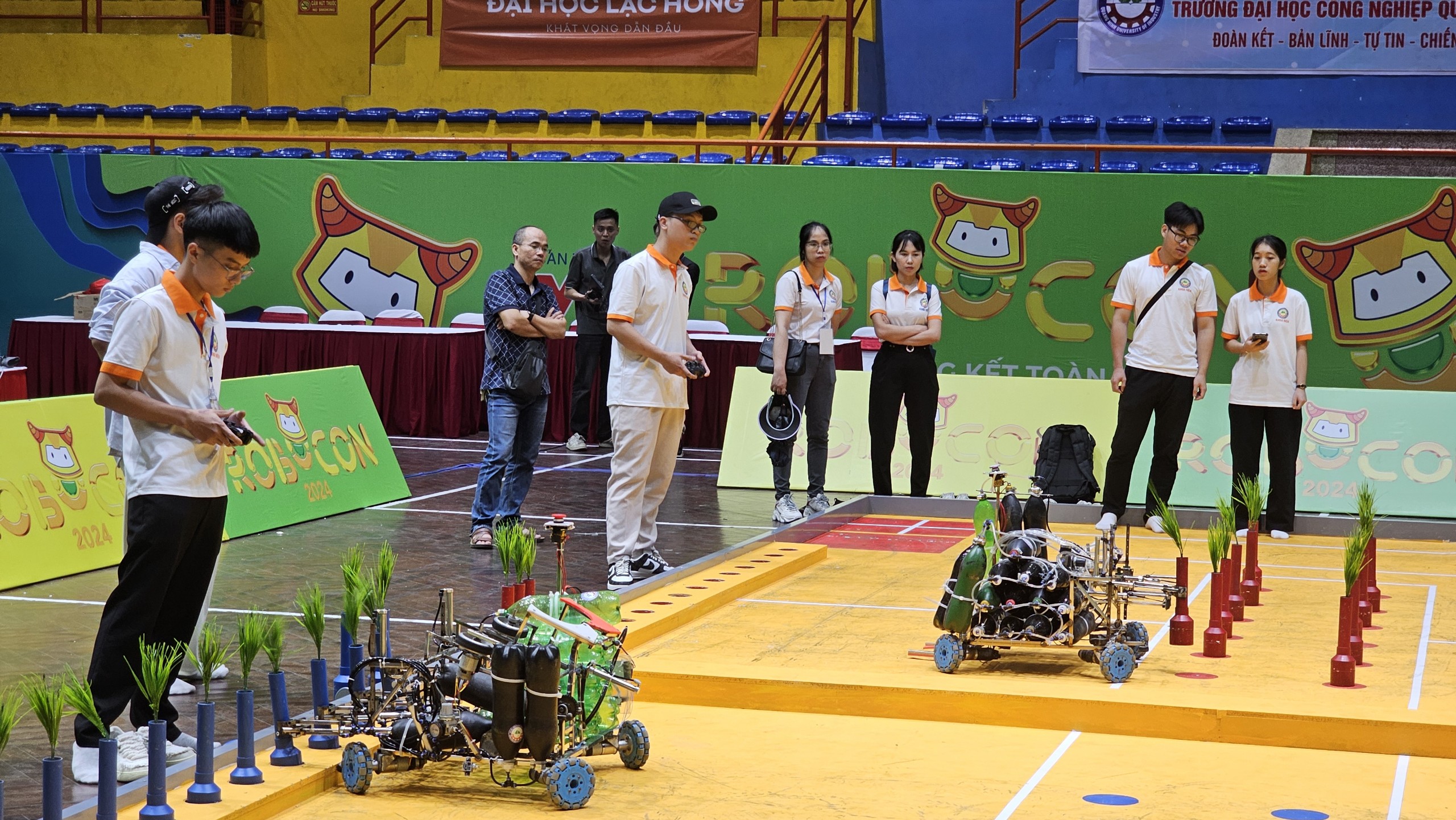 Robocon Việt Nam 2024: Sôi động buổi thử sân trước vòng sơ tuyển Robocon Việt Nam 2024: Sôi động buổi thử sân trước vòng sơ tuyển