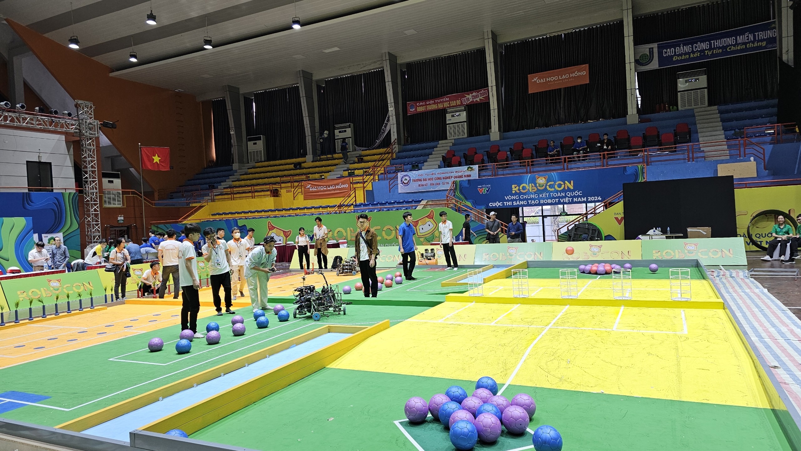 Robocon Việt Nam 2024: Sôi động buổi thử sân trước vòng sơ tuyển Robocon Việt Nam 2024: Sôi động buổi thử sân trước vòng sơ tuyển