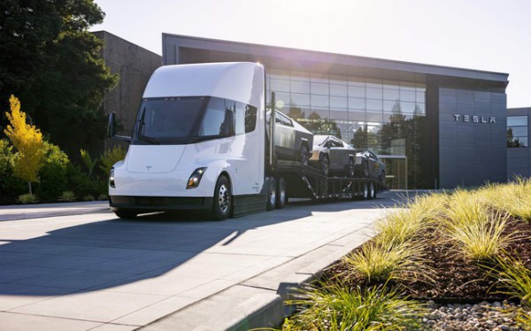 Tesla bắt đầu giao xe bán tải Cybertruck từ ngày 30/11