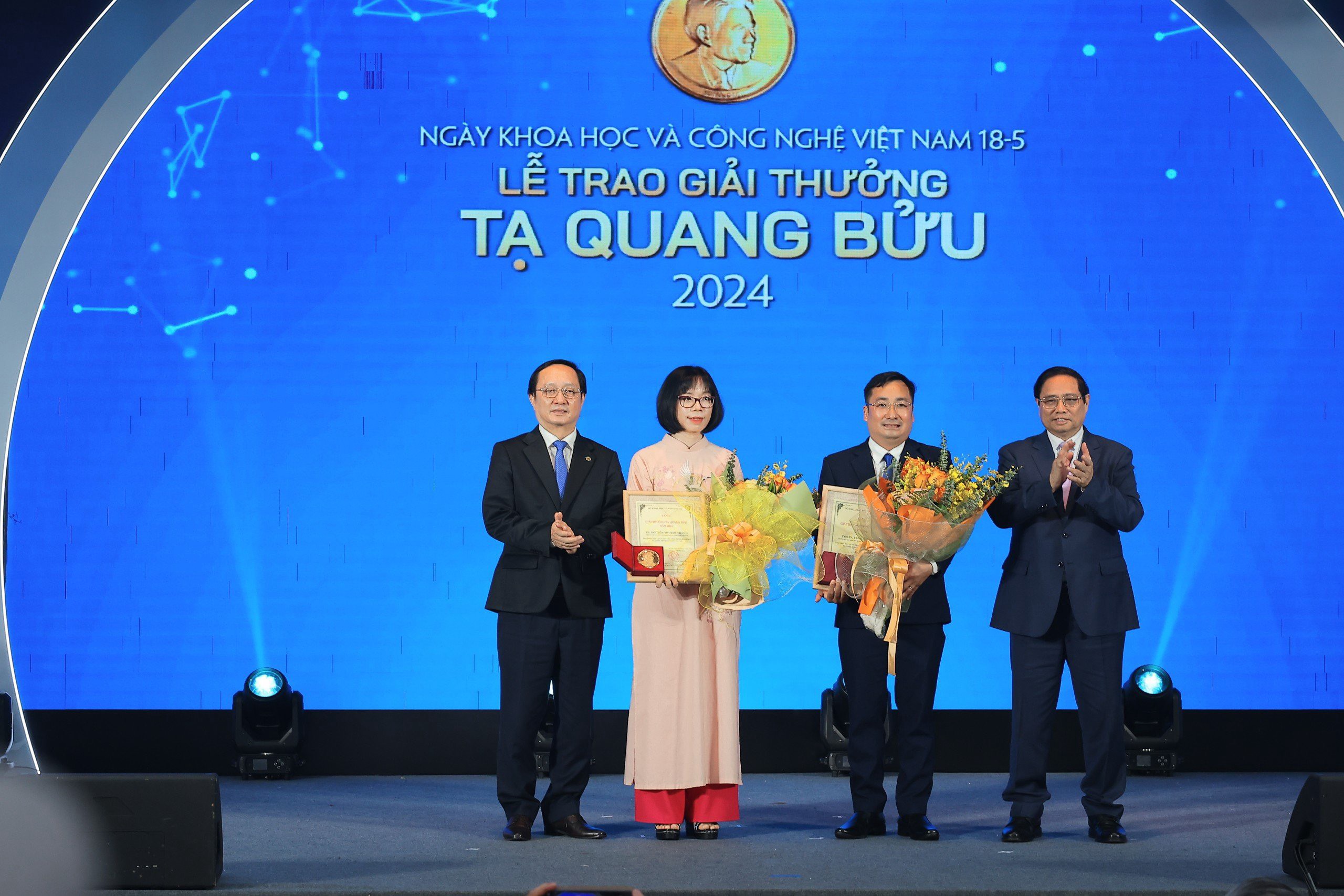 Trao Giải thưởng Tạ Quang Bửu năm 2024 cho 2 nhà khoa học ngành Vật lý và Môi trường