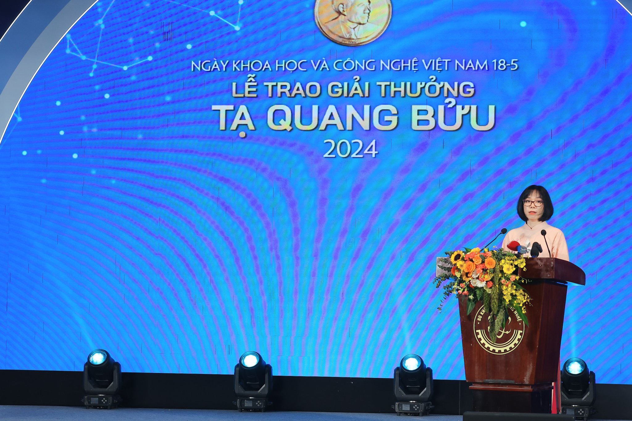 Trao Giải thưởng Tạ Quang Bửu năm 2024 cho 2 nhà khoa học ngành Vật lý và Môi trường