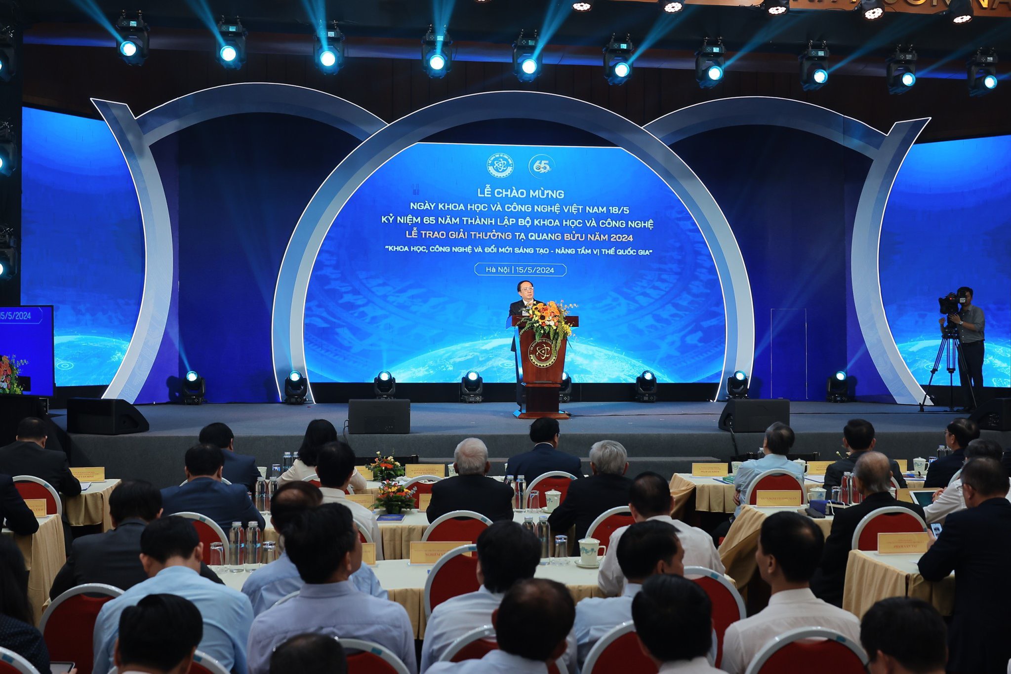 Trao Giải thưởng Tạ Quang Bửu năm 2024 cho 2 nhà khoa học ngành Vật lý và Môi trường