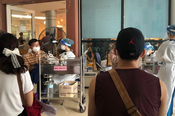 Vaccine do AI thiết kế lần đầu vượt qua thử nghiệm trên người Vaccine do AI thiết kế lần đầu vượt qua thử nghiệm trên người