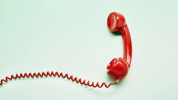 Vì sao điện thoại cố định luôn dùng dây xoắn? Vì sao điện thoại cố định luôn dùng dây xoắn?