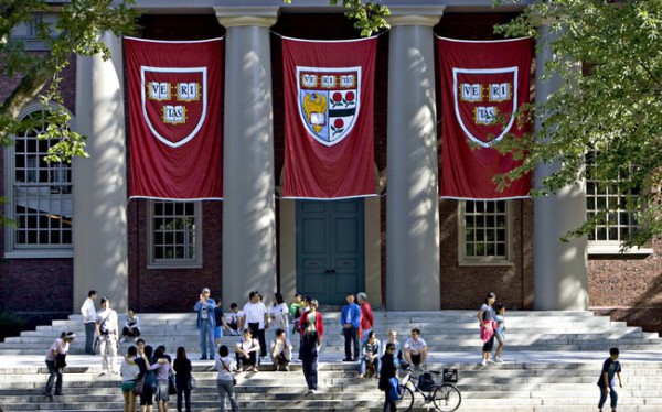 Đại học Harvard dùng phần mềm tích hợp trí tuệ nhân tạo trợ giảng cho sinh viên