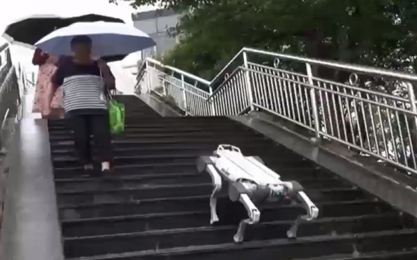 Đội quân robot phục vụ Á vận hội tại Hàng Châu, Trung Quốc