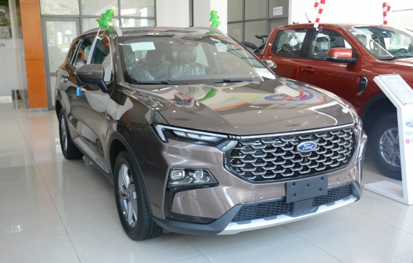 10 ô tô động cơ xăng, dầu bán chạy nhất Việt Nam nửa đầu năm 2025 10 ô tô động cơ xăng, dầu bán chạy nhất Việt Nam nửa đầu năm 2025