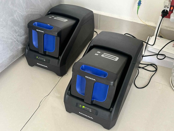 3 lưu ý khi sạc pin tháo rời cho xe máy điện 3 lưu ý khi sạc pin tháo rời cho xe máy điện