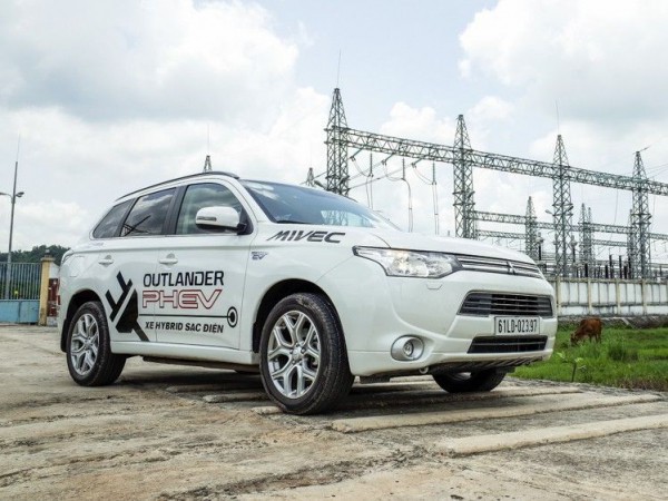 4 xe hybrid ‘đầu đời’ lăn bánh tại Việt Nam 4 xe hybrid ‘đầu đời’ lăn bánh tại Việt Nam