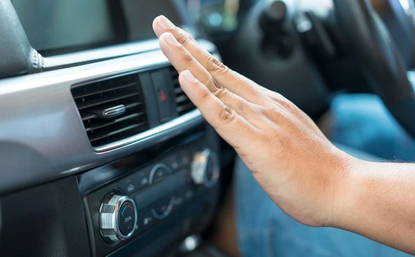 5 dấu hiệu cảnh báo điều hòa ô tô sắp hết gas, người dùng cần biết