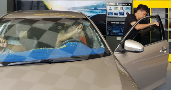 5 dấu hiệu nhận biết phim cách nhiệt ô tô xuống cấp, cần thay mới