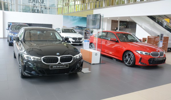 5 mẹo giúp ô tô màu đen sáng bóng, không bị trầy xước