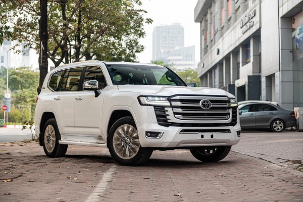 5 ô tô đi chán bán lại vẫn lời tại Việt Nam 5 ô tô đi chán bán lại vẫn lời tại Việt Nam