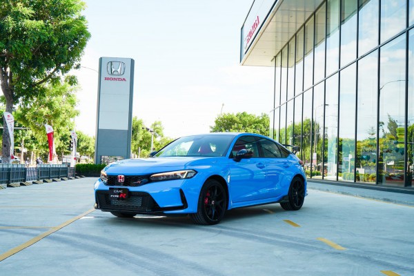 5 ô tô đi chán bán lại vẫn lời tại Việt Nam 5 ô tô đi chán bán lại vẫn lời tại Việt Nam