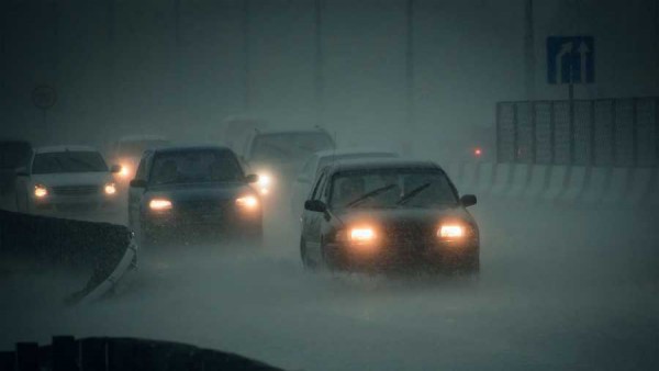 6 điều cần lưu ý khi lái ô tô dưới trời mưa 6 điều cần lưu ý khi lái ô tô dưới trời mưa