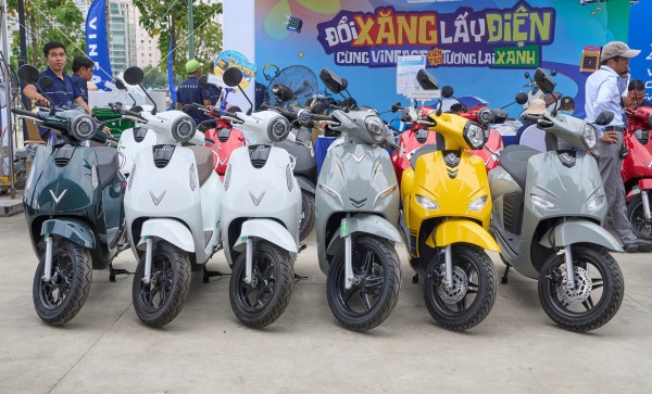 6 xe máy điện tại Việt Nam có thời gian sạc đầy pin nhanh nhất 6 xe máy điện tại Việt Nam có thời gian sạc đầy pin nhanh nhất