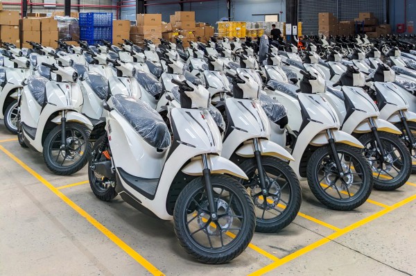 8 xe máy điện tại Việt Nam có quãng đường di chuyển xa nhất khi sạc đầy 8 xe máy điện tại Việt Nam có quãng đường di chuyển xa nhất khi sạc đầy