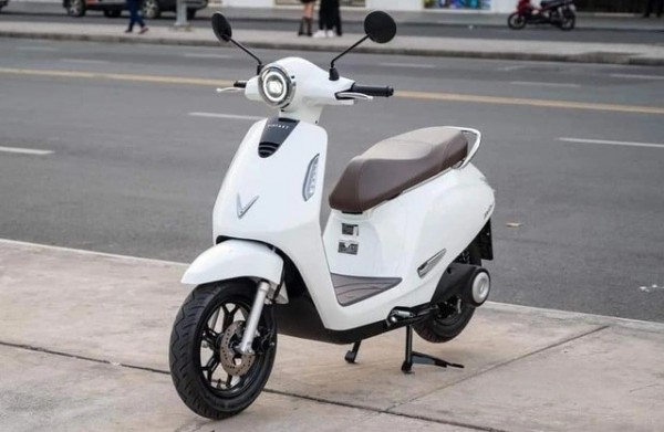 8 xe máy điện tại Việt Nam có quãng đường di chuyển xa nhất khi sạc đầy 8 xe máy điện tại Việt Nam có quãng đường di chuyển xa nhất khi sạc đầy