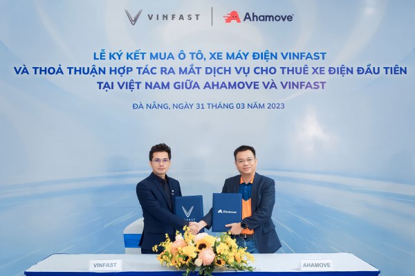 Ahamove mua 200 xe máy VinFast làm dịch vụ cho thuê xe điện đầu tiên tại VN