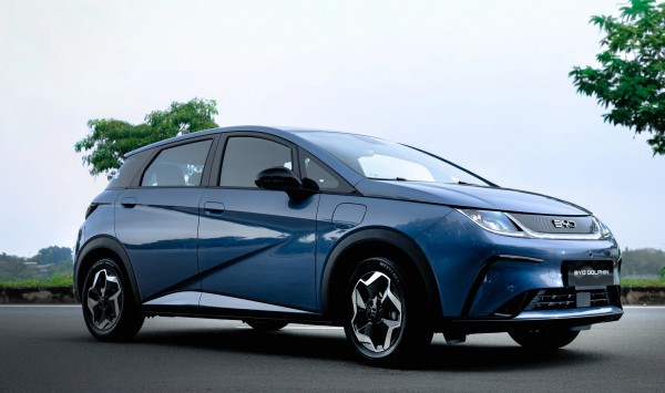 BYD Dolphin 2026 về Việt Nam nhập từ Thái Lan, giá từ 499 triệu đồng