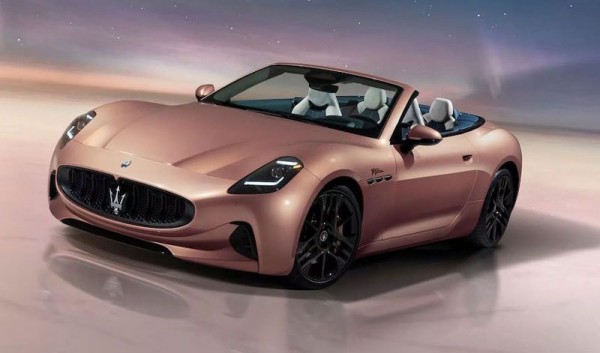 Bất chấp doanh số thấp, ô tô điện cao cấp vẫn tràn vào Việt Nam